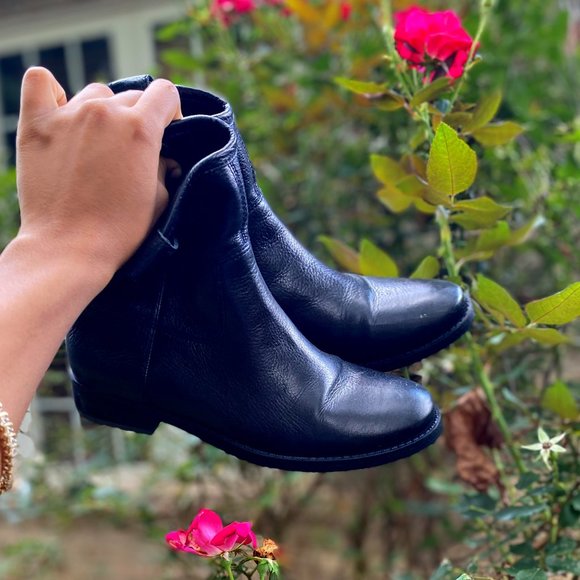 Vince Camuto Black Ankle Boots - Picture 1 of 5
